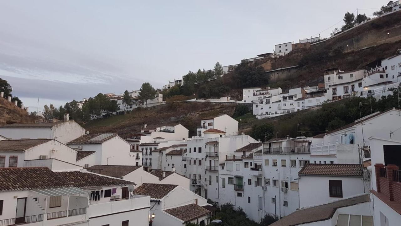 Setenil De Las BodegasEl Nido De La Galeria公寓 外观 照片